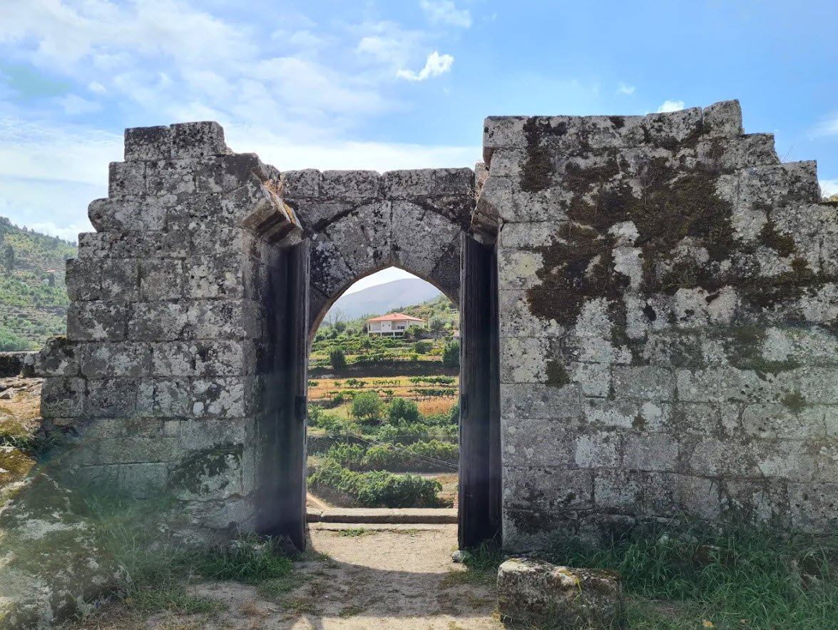 Castle of Avô, Portugal